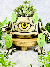 Load image into Gallery viewer, Green Thumb Chieftain