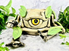 Load image into Gallery viewer, Green Thumb Chieftain