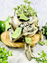 Load image into Gallery viewer, Lothlorien Leaf Mage