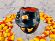 Load image into Gallery viewer, Defiant Cringer