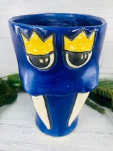 Load image into Gallery viewer, Crown Eyed Girl