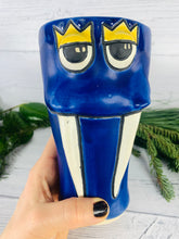 Load image into Gallery viewer, Crown Eyed Girl