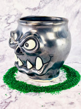 Load image into Gallery viewer, Guiness the Menace