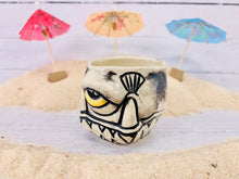 Load image into Gallery viewer, Un Poquito Coquito