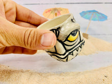 Load image into Gallery viewer, Un Poquito Coquito