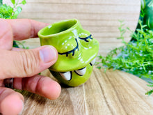 Load image into Gallery viewer, Clover Calmfang
